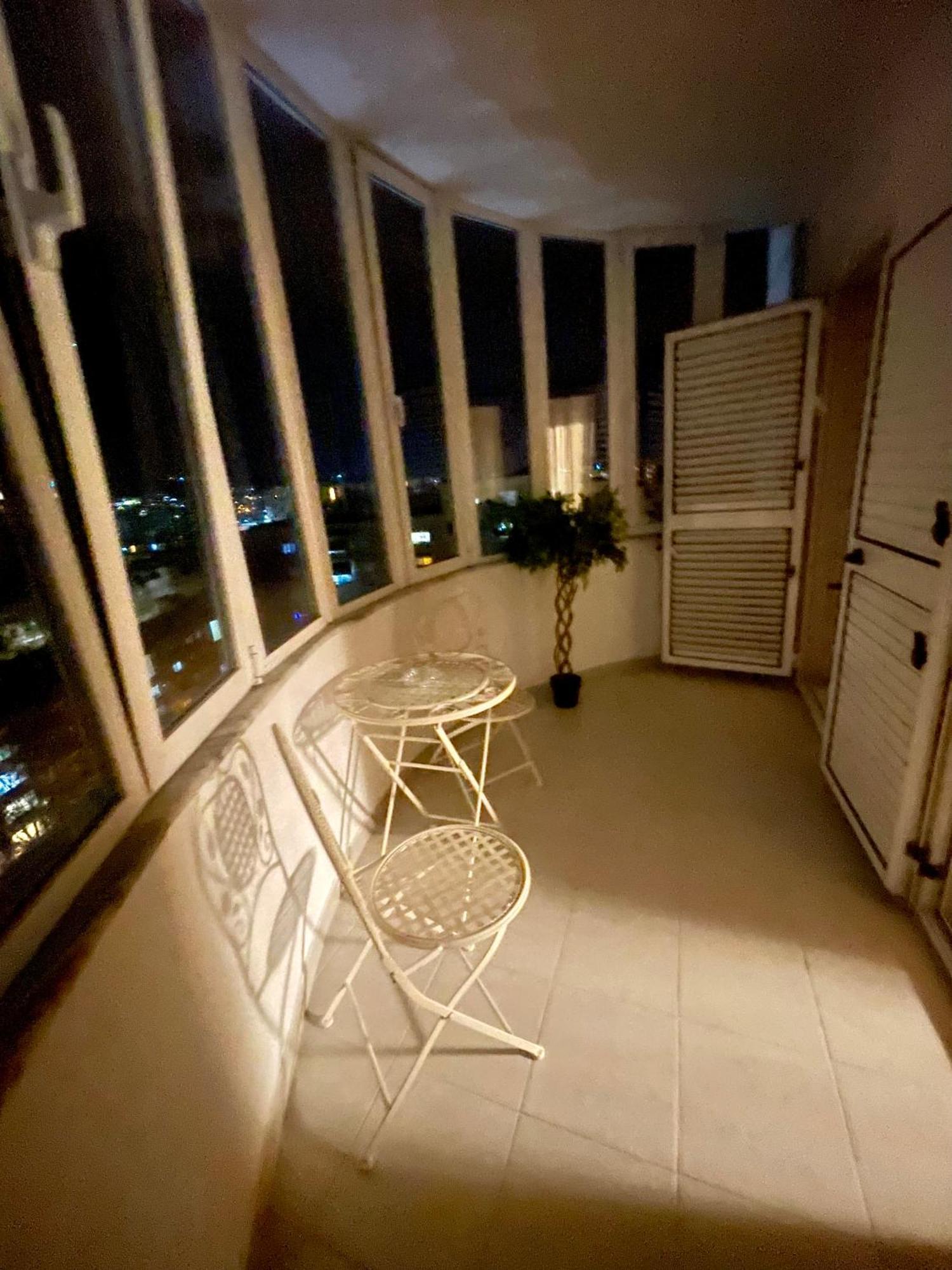 Deoni Luxury * Tirana