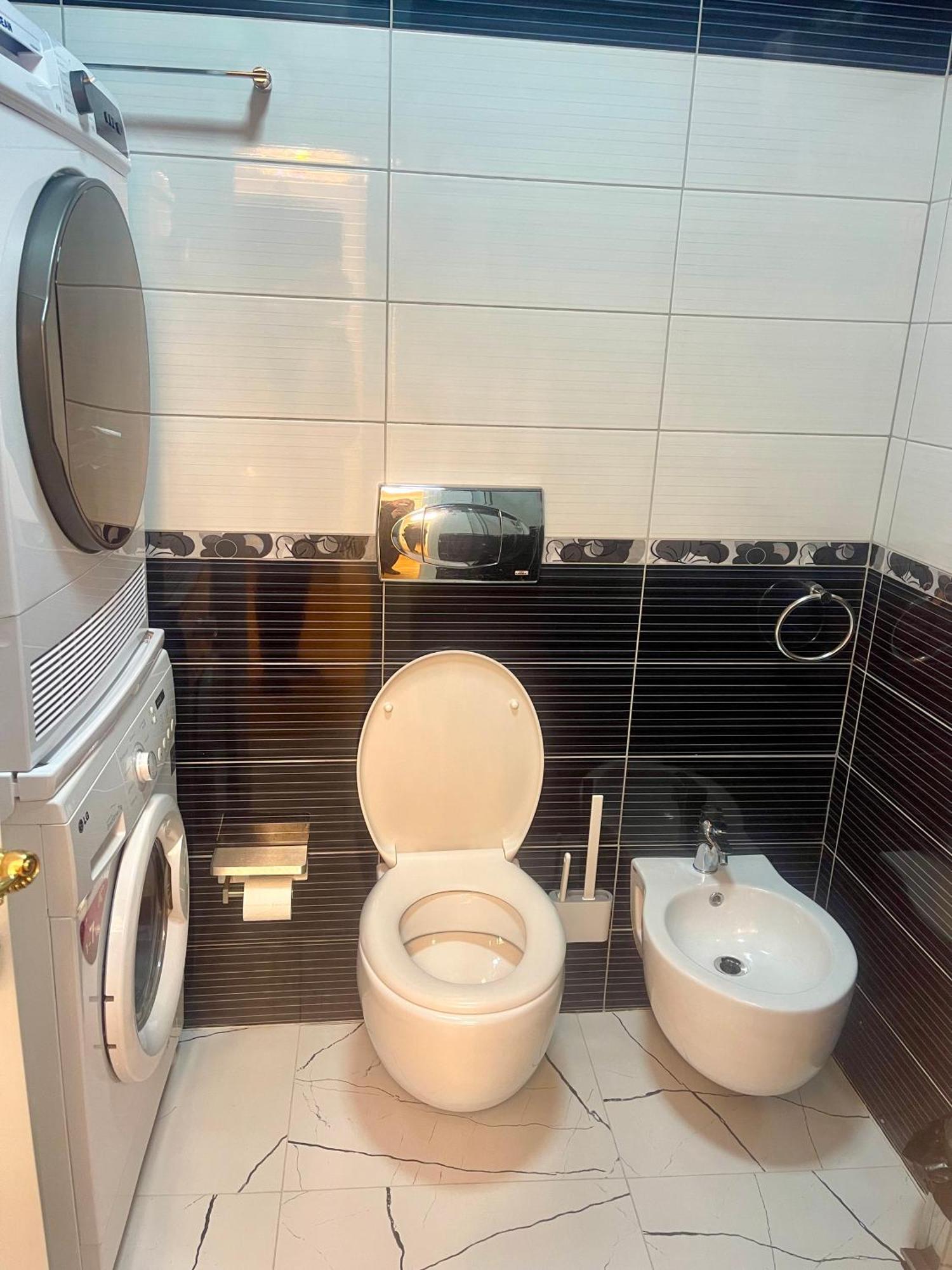 Deoni Luxury * Tirana