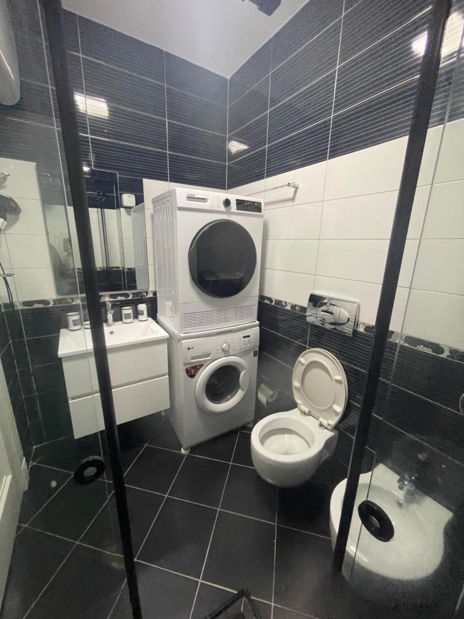 Deoni Luxury Tirana